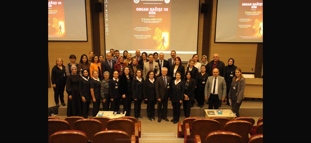Ankara Üniversitesi İbn Sina Hastanesi’nde hocalarımızla organ nakli ve din konferansımızdan sonra… Bürün hastalarımıza Allah acil şifalar lutfetsin…