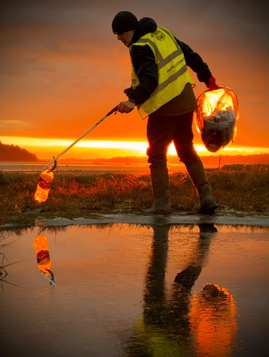 It’s been a crazy few months behind the scenes of Rubbish Walks and it’s about to get a whole lot crazier. The dawn of a new adventure awaits. Here we go… 💚🌍 #newadventure #travel #explore #litter #plasticpollution