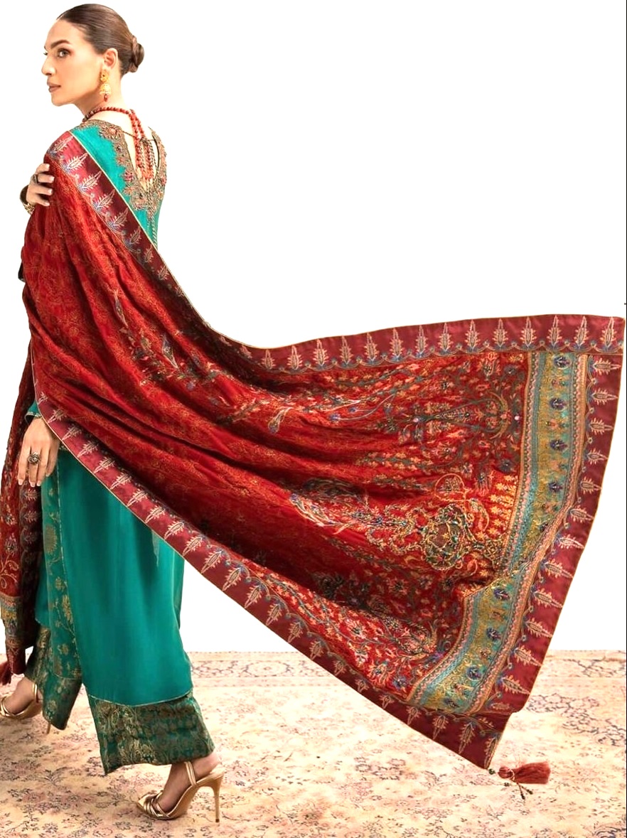 8 SPECTACULAR SHAWLS – PASHMINA &amp; MORE
India’s shawl tradition is a rich blend of art and heritage. 
Stay cozy and chic this season with Shopkhoj's Winter shawls edit 
shopkhoj.com/pashmina-shawl…