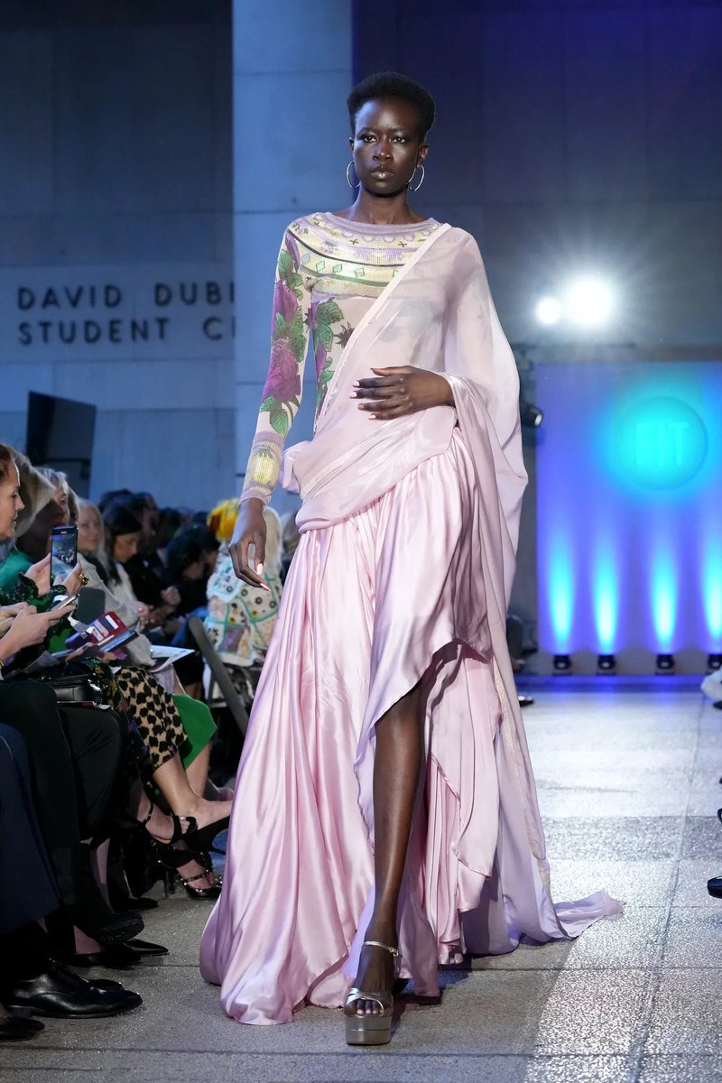 PrintPrototypes's tweet image. Hemani Kumar, a graduate of FIT, wanted to reimagine the traditional sari as a modern garment.

She worked with the Stratasys fashion team to turn her designs of 3D embellishment sections for the collar, sleeves, and legs into reality.

Learn more: bit.ly/4hTULym