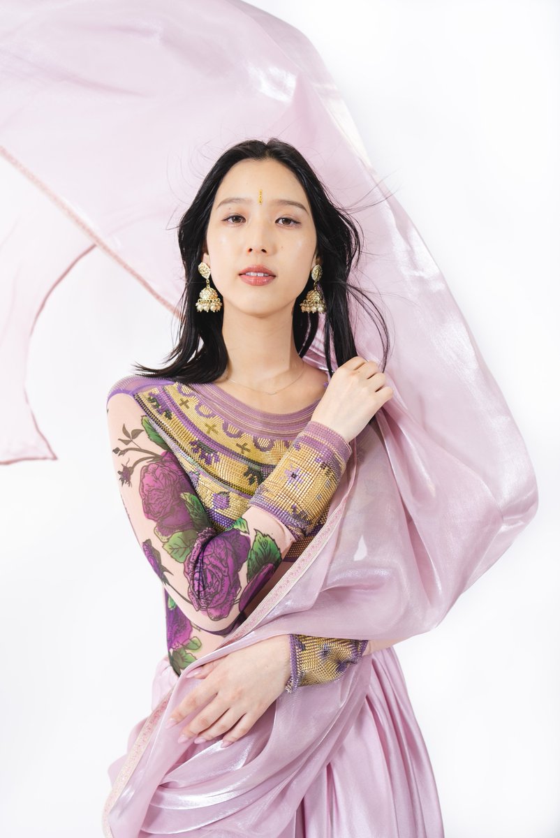 PrintPrototypes's tweet image. Hemani Kumar, a graduate of FIT, wanted to reimagine the traditional sari as a modern garment.

She worked with the Stratasys fashion team to turn her designs of 3D embellishment sections for the collar, sleeves, and legs into reality.

Learn more: bit.ly/4hTULym