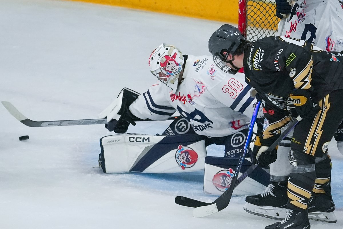Sunday night is hockey night! 🥳

Join us on Sunday as the Basingstoke Bison make their long awaited return to Planet Ice Peterborough!

🎟️ iceaccount.co.uk/peterborough-p…
📸 Willow Florence Photography

#WeArePhantoms