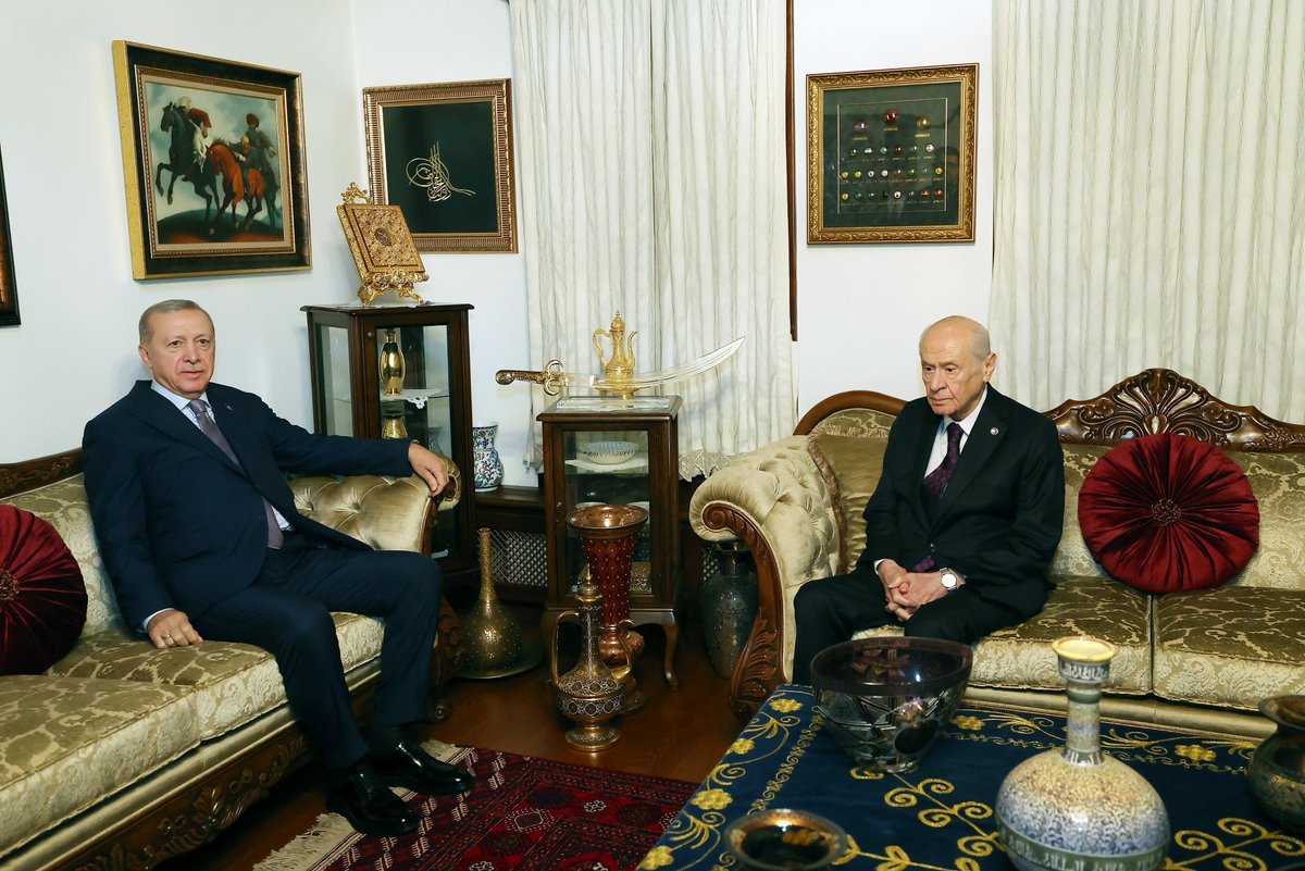 Cumhurbaşkanımız Sayın Recep Tayyip ERDOĞAN, Liderimiz Sayın Devlet BAHÇELİ’yi konutunda ziyaret etti.