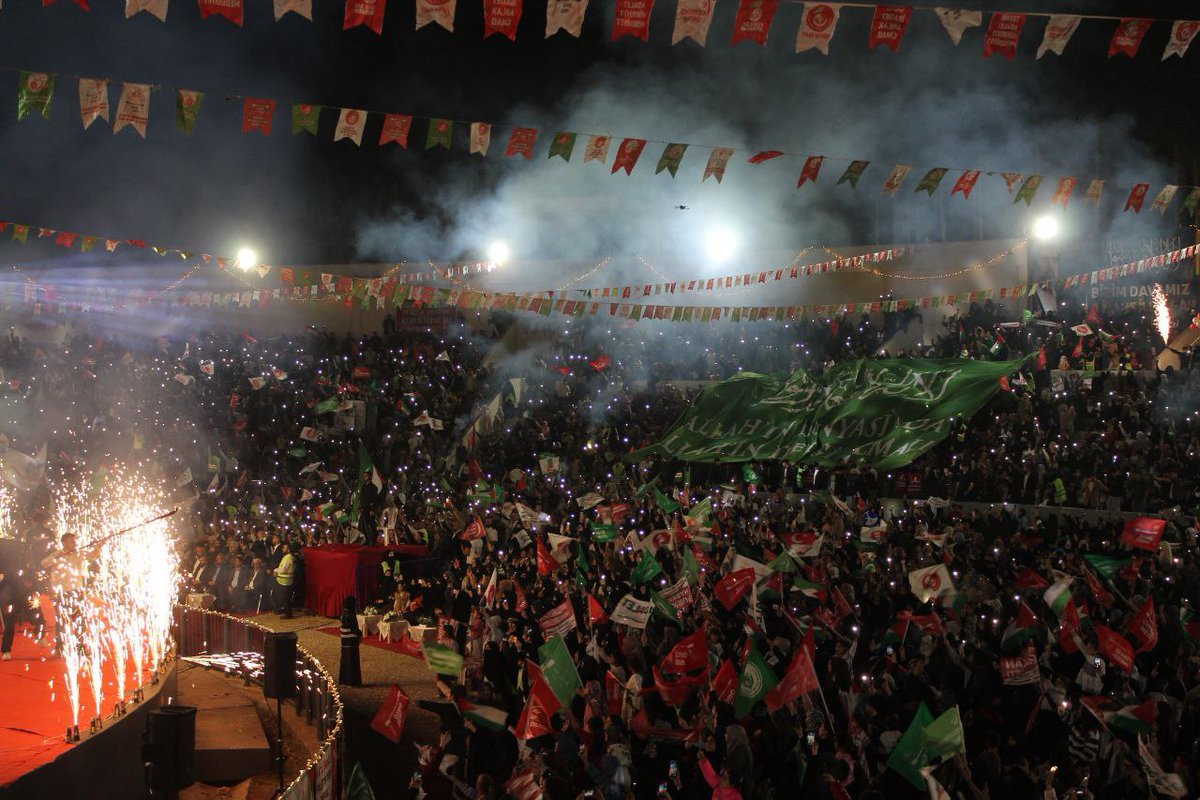 🔅Tebük Seferi’nin mesajı 
bugün de diri 💪

Komutan Peygamber ve Tebük Seferi” konferansı,
imanın cesaretle buluştuğu bir yolculuk olacak.
⏰ 16 Kasım Pazar – 13:45
#FurkanKonferansları #KomutanPeygamber

16Kasımda İstanbulaGeliyor
#FurkanKonferansları