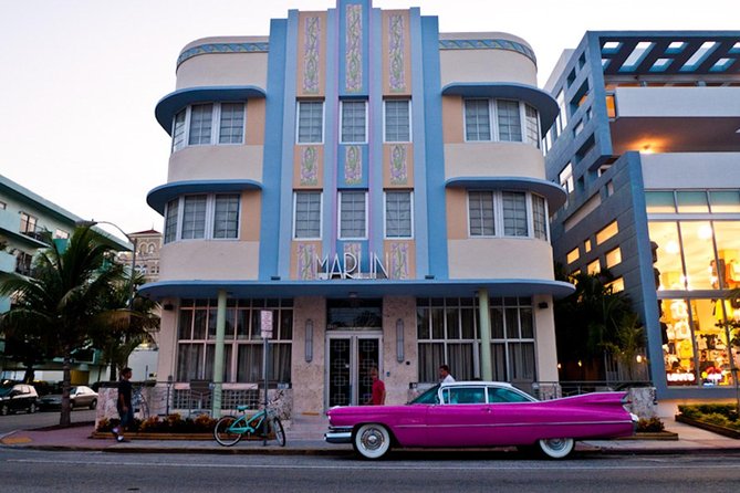 #ArtTour --> Experience The Official Art Deco Walking Tour by the Miami Design Preservation League on Friday, November 14th from 10:30am – 12:30pm. <a href="/MDPL1976/">Miami Design Preservation League</a> 
themiamiartscene.com/event/the-offi…