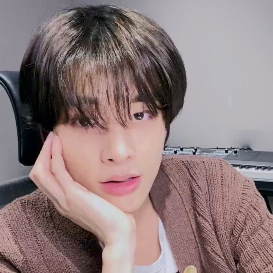 he was so so boba ball in this live 💔