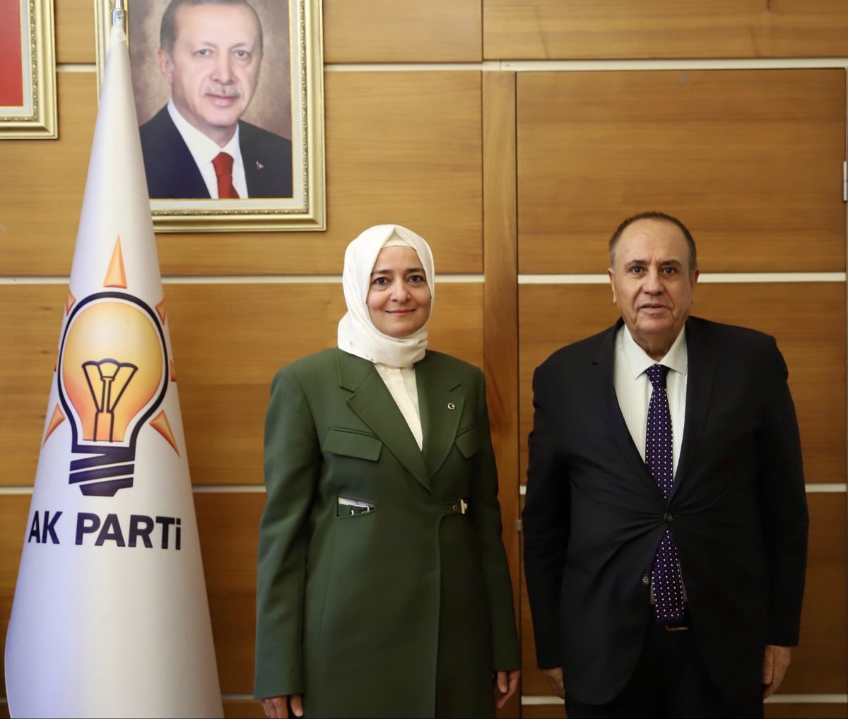 zahirkandas's tweet image. AK Parti Genel Başkan Yardımcısı, Sosyal Politikalar Başkanı, 26 ve 27. Dönem İstanbul Milletvekili, 65. Hükümet Aile ve Sosyal Politikalar Bakanı Sayın Dr. Fatma Betül Sayan Kaya’yı makamında ziyaret ettim.

Çalışkanlığı, samimiyeti ve duyarlılığıyla halkın gönlünde yer edinen,…