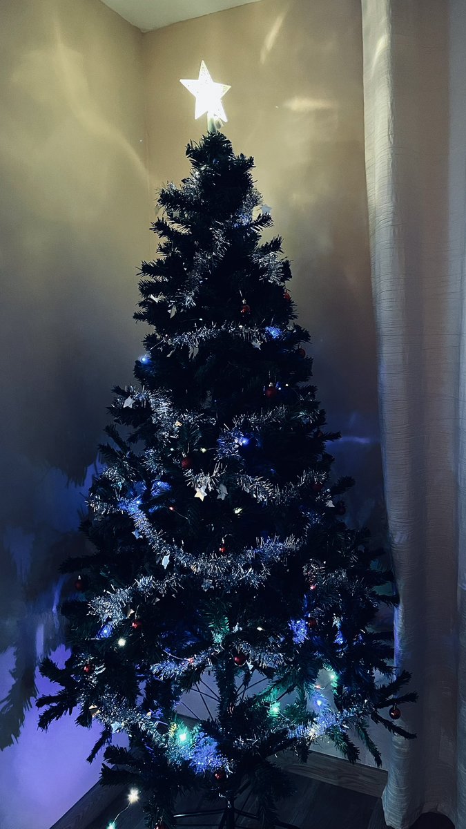 jolgemolina's tweet image. Pues igual me he adelantado un poquillo jajaaja pero me ha llegado los adornos y las lucecicas y no me he podido resistir! 🥹 Así que os deseo una muy #FelizNavidad 🤣 y que paséis un blackfriday estupendo! Venga que ya no queda ná pal roscón de reyes!