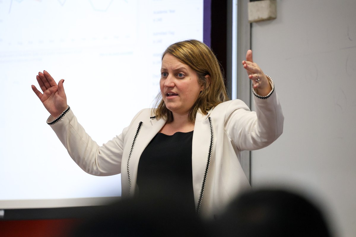 Last week, Data Science AVP for <a href="/HCAhealthcare/">HCA Healthcare</a> and Austin Peay alumna Sarah Wilson presented to <a href="/ApsuMathStats/">APSUMathStats</a> students and faculty on the uses of machine learning and data science concepts in the healthcare industry and shared more about her career journey.