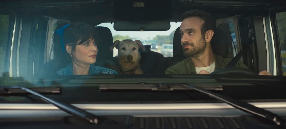 SaidWhatWeSaid's tweet image. If you love Christmas, dogs, and rom-com magic, #MERV is about to be your new favorite. Charlie Cox + Zooey Deschanel is a combo we didn't know we needed. Take a look HERE: fangirlish.me/4nRKjJ4