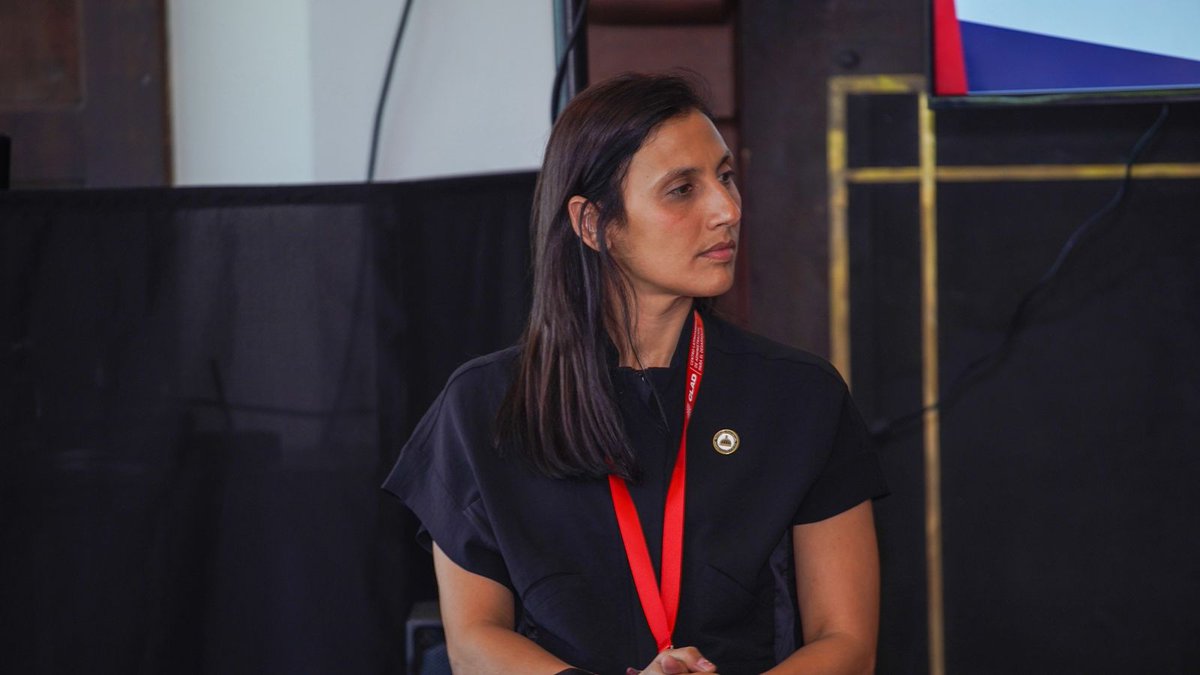 La viceministra de Función Pública, Grey Peña; el viceministro de Fortalecimiento Institucional, Elvis Muñoz Peralta; y el director jurídico, <a href="/sebasavinon/">Sebastian Saviñon</a>, participan en el XXX Congreso Internacional del <a href="/CLAD_Org/">CLAD</a>, en Paraguay.