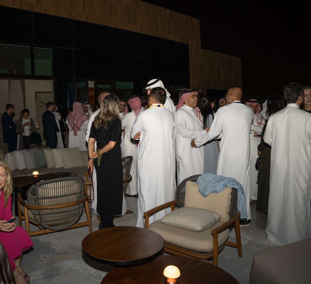 AAlrabeh's tweet photo. سعدنا باستضافة ١٥٠ من خريجي كلية هارفرد للأعمال من أنحاء  العالم في الرياض، على هامش مبادرة مستقبل الاستثمار. يوماً بعد يوم، تعزّز الرياض مكانتها كوجهة جاذبة للأعمال والاستثمار.

شكراً لفندق سانت ريجيس الرياض على الاستضافة، وشركاؤنا في جدوى للاستثمار وآيسومتري كابيتال. https://t.co/Bsoko57ynZ