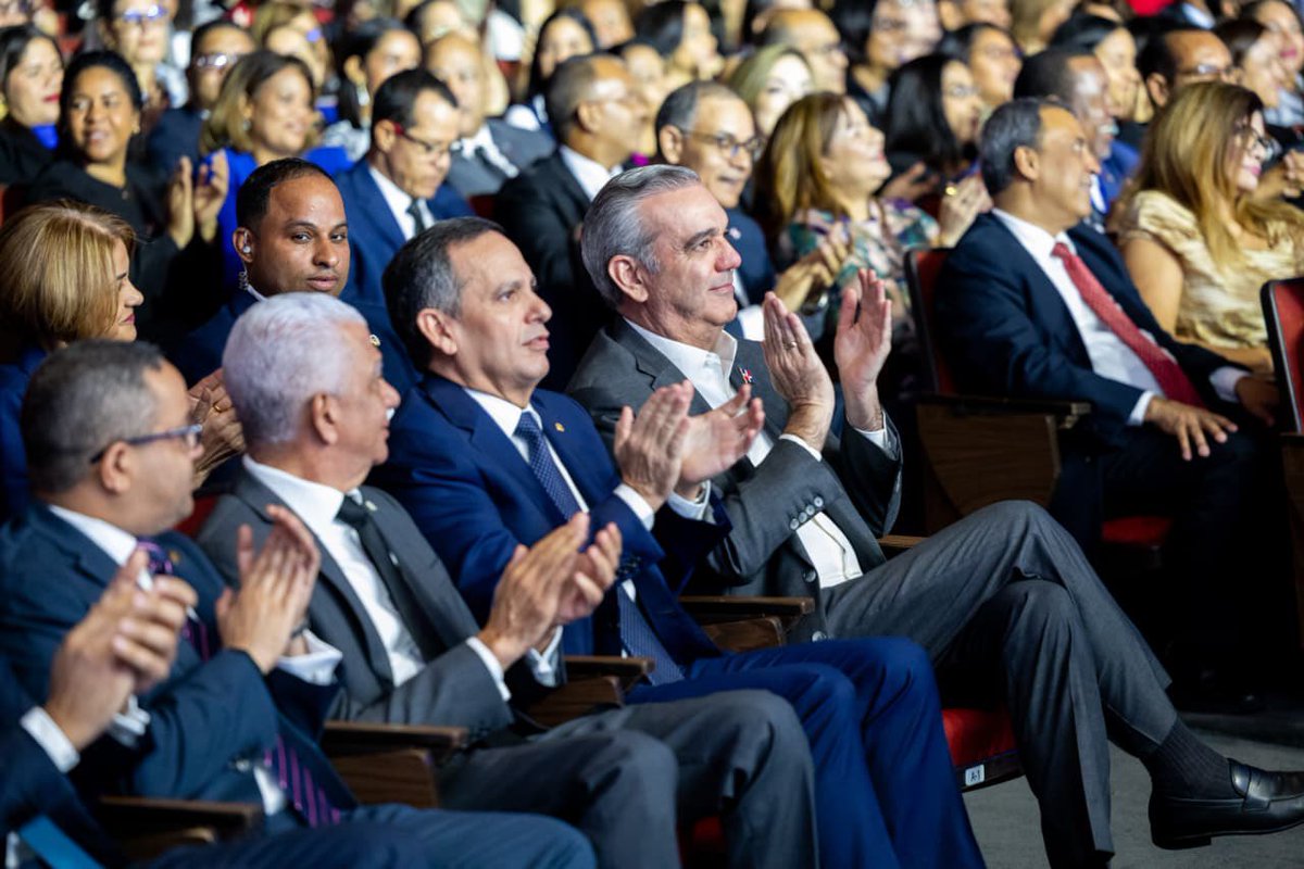 PresidenciaRD's tweet image. El Pdte.@LuisAbinader participó en el lanzamiento del Plan Decenal “Justicia del Futuro 2034” del @PoderJudicialRD, un proyecto construido junto con distintos sectores de la sociedad para lograr, en los próximos diez años, una justicia más ágil, transparente y cercana a la gente.