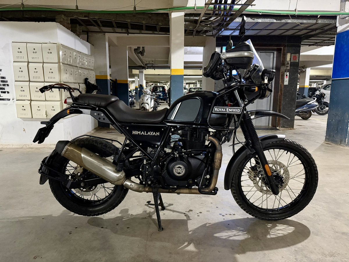 trulymadlybong's tweet image. Planning to sell my RE Himalayan BS VI Granite Black for ₹1,80,000.

Purchase is of December 2020
The condition is as good as new, with a full wrap. 

DM if interested.