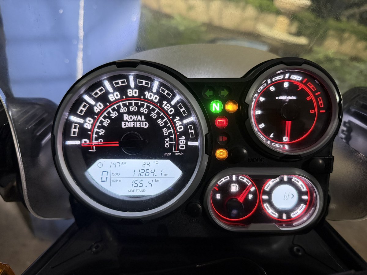 trulymadlybong's tweet image. Planning to sell my RE Himalayan BS VI Granite Black for ₹1,80,000.

Purchase is of December 2020
The condition is as good as new, with a full wrap. 

DM if interested.