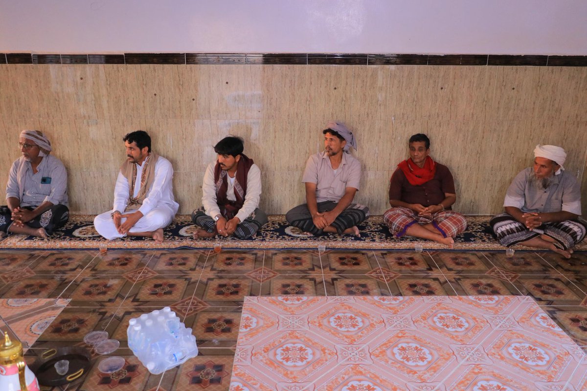 مدير مركز عتاب يستقبل فريق مركز اللغة المهرية 

المهرة/ إعلام المركز:
12 نوفمبر 2025م

استقبل مدير مركز عتاب الشيخ حماد مسعود بن محامد، يوم الاثنين، بمنزله في عتاب، فريق مركز اللغة المهرية الميداني لحصر وجمع المخطوطات والوثائق المهرية برئاسة الأستاذ محمد عبدالعزيز كلشات، بحضور