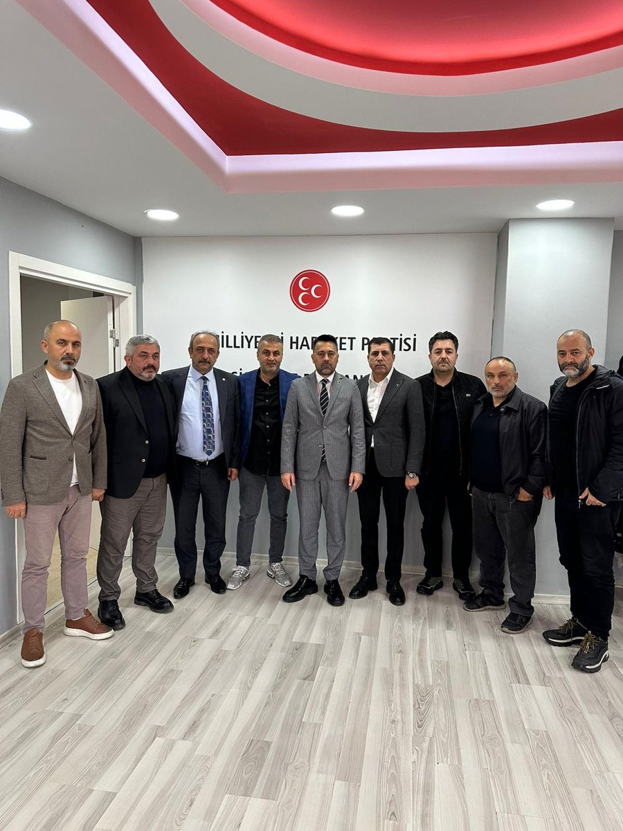 Şişlimizde faaliyet gösteren Müteahhitlerimiz MHP Şişli İlçe Başkanımız Oğuz Tolga Cabbar'ı ilçemizde ziyaret ederek istişarede bulundular. Kendilerine nazik ziyaretleri için teşekkür ederiz.
<a href="/_MHPistanbul_/">MHP İstanbul</a> 
<a href="/sertel_selim/">Sertel Selim</a> 
<a href="/YasarKaba17/">Yasar Kaba</a> 
<a href="/AhmetBilgic1453/">Ahmet Bilgiç</a> 
<a href="/ouz_cabbar/">Oğuz Tolga Cabbar</a>