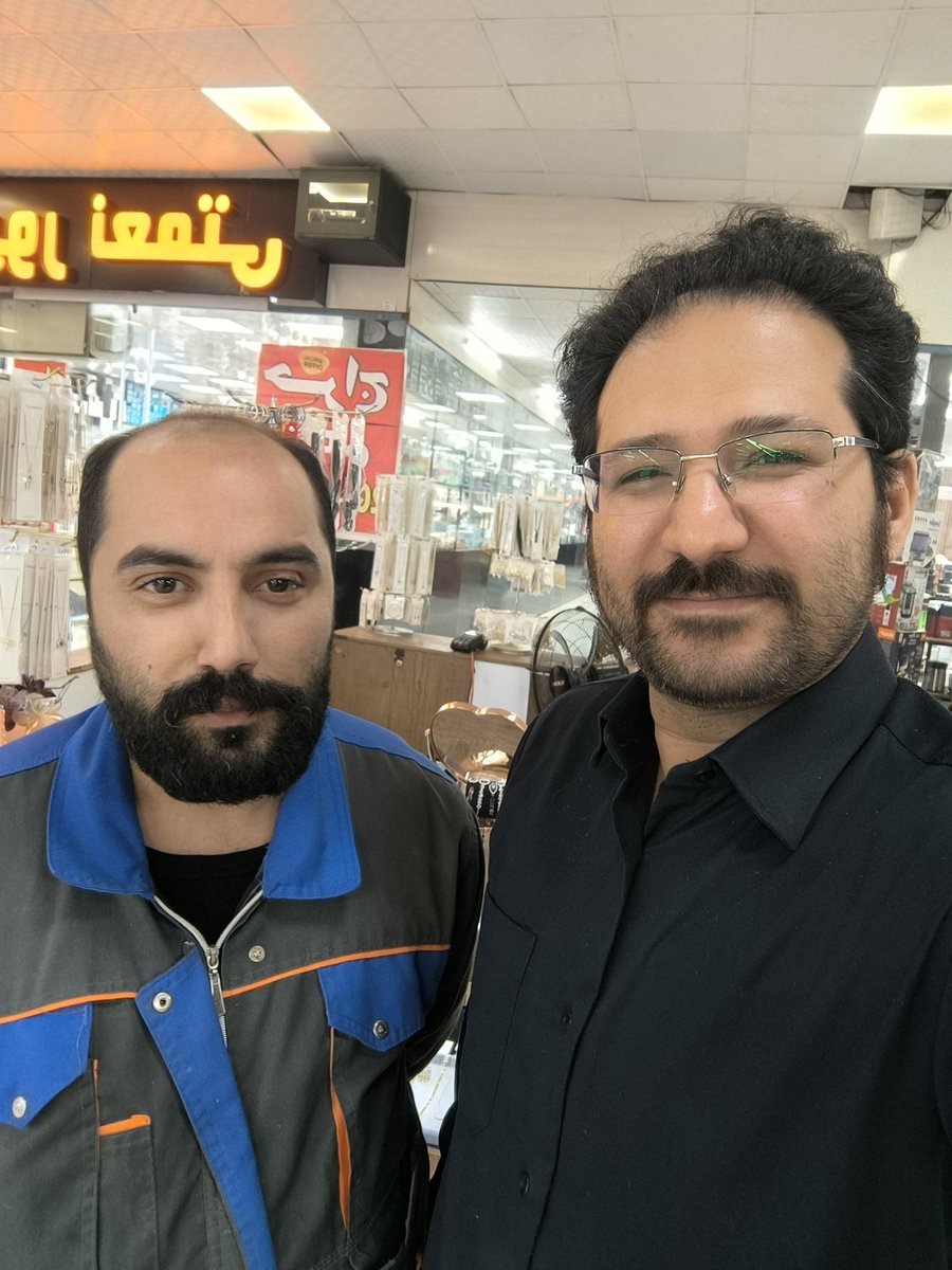 ModhejiA's tweet image. حمزه بیت غانم، هنرمند توانخواه خرمشهری در جشنواره همام ویژه معلولین و جانبازان رتبه اول رشته کالیگرافی کشور را به نمایندگی از #خوزستان کسب کرد. حمزه نیروی خدماتی کنزالمال است. اشتغال و هنر در عین معلولیت💪