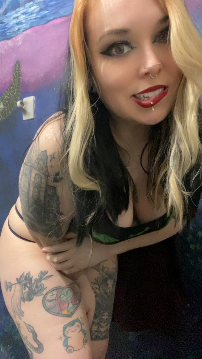 🎶“I wanna feel good when I'm makin' you scream
I wanna feel pretty, baby, can you teach me?”🎶🎶