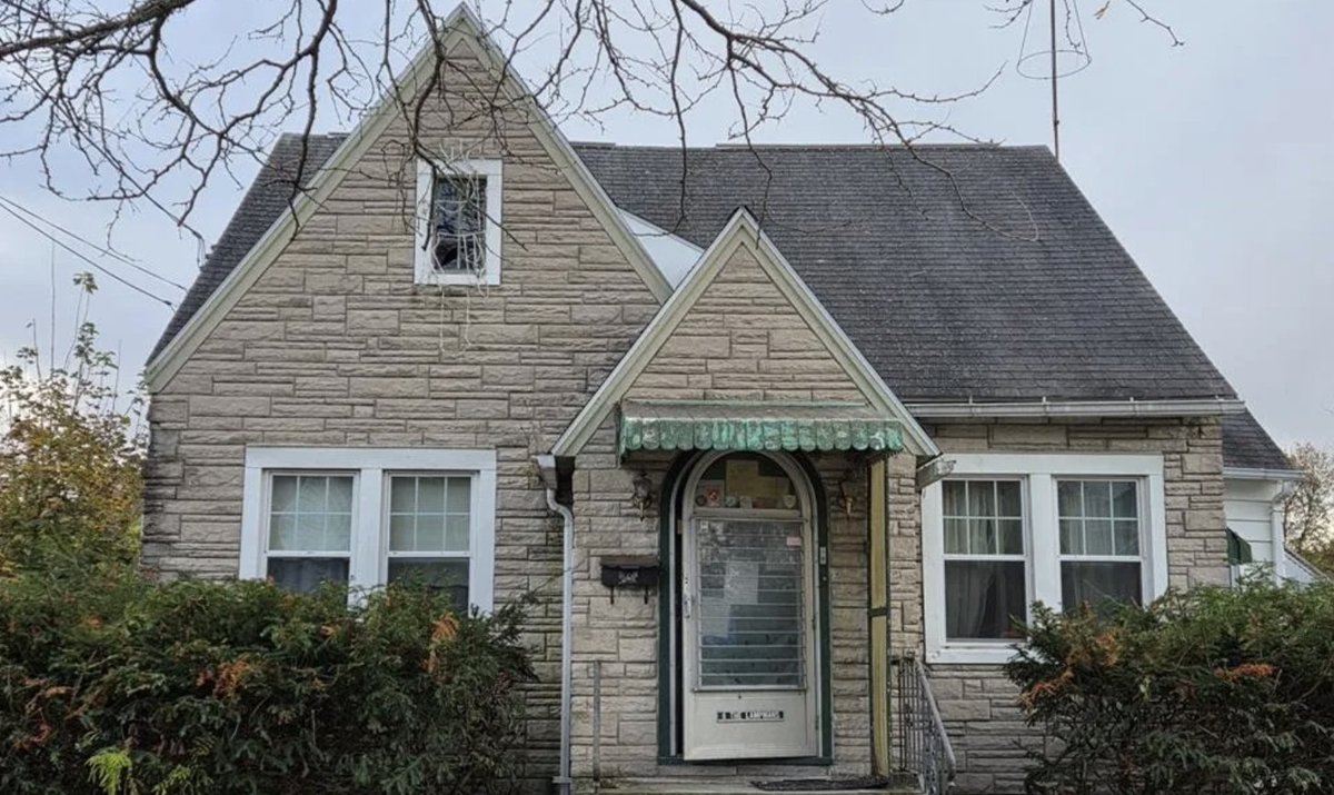 oldhouseunder50's tweet image. Cute c.1958 #newYork #handyman special w/ detached garage. $55K. oldhousesunder50k.com/c-1958-new-yor…