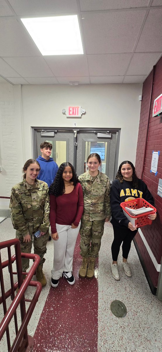 HFFMCSD's tweet image. High schoolers beaming with joy at #FMES for Reading Buddies where they read with 1st grade classes. They may be a lot  taller now but they were still excited to re-enter the hallway and see the renovations from the Capital Project.  #JIO #HFFMCSD