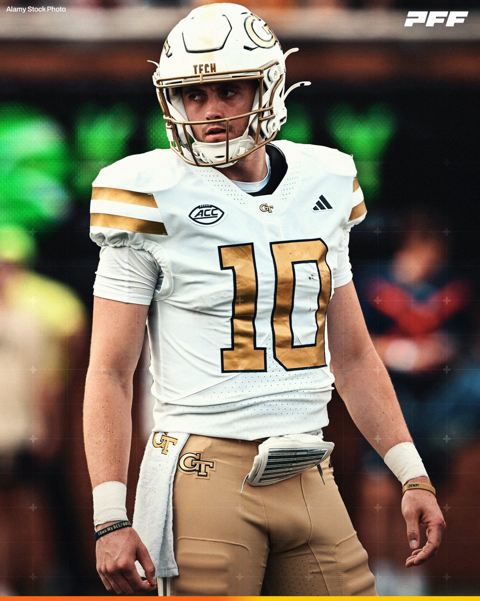 PFF_College's tweet image. Only Quarterback With ZERO Turnover Worthy Throws This Season:

🐝 Haynes King, Georgia Tech

@GeorgiaTechFB
