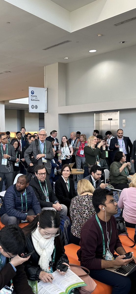 CristiLlorente's tweet image. What an experience at #TLM25!
It was so inspiring to attend outstanding talks, present our lab’s poster (great job, @RayaRonetti) and support my coworkers during their presentations. I’m so grateful for the chance to reconnect with colleagues and friends from many institutions