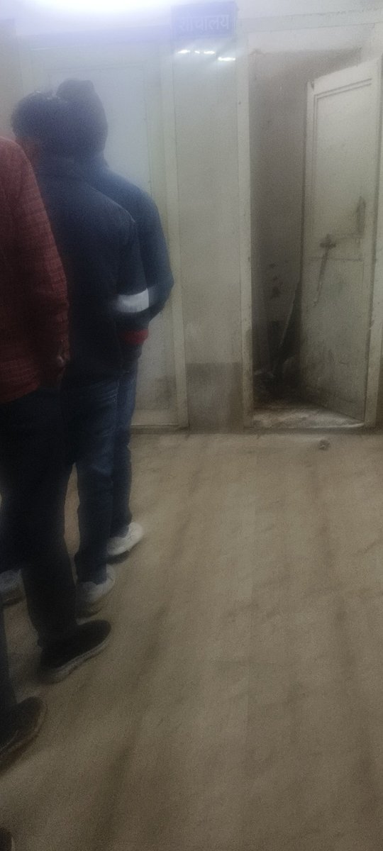 Uniq_Aman's tweet photo. 🚨 Complaint:
The paid toilets at Bhopal Junction railway station are in very poor condition — choked, dirty, and unhygienic. Despite charging a fee Rs. 20, there’s no proper cleaning or maintenance.
Please take urgent action. 
@RailMinIndia @RailwaySeva @DRMBhopal https://t.co/VOJrwGmK0a