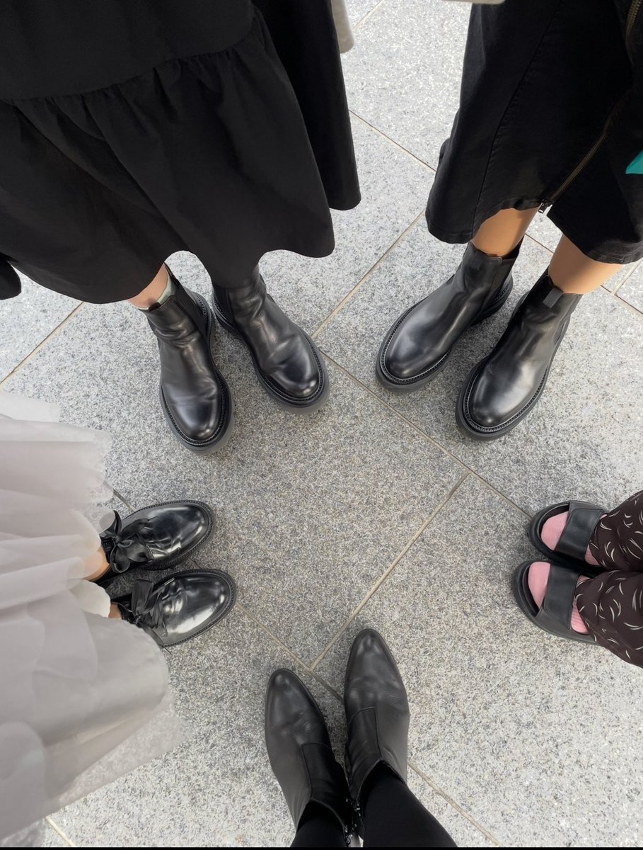 mamiponxnm's tweet image. 岩ちゃんNERDMIND
クリエイティブディレクター
ご就任解禁4周年おめでとう🎊
たくさんのお友達にも出会えました。
たくさんの幸せをありがとう🪽
これからも毎日履きます💕
NMの魅力が世界に届きますように🫶
＠T_IWATA_EX_3JSB 
#NERDMIND #madras #岩田剛典