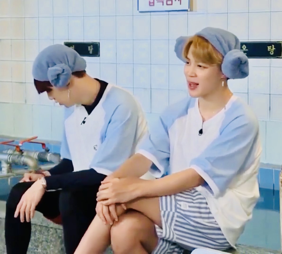 miw_JM1013's tweet image. 今朝は寒い❄️温まりたい♨️…で思い出した
🐏ジミンの「ウリチベウェワンニ〜🎶」💕
このエピも切ないジミンだったな🤣
でもね、罰ゲームで水をかけられたとき、なんだかすごくカッコよくてドキッとしたの…🫠
あぁ…好き、水も滴るジミン💫😭
ジミンの歌声にも虚無なユンギさんにも爆笑🤣🤣🤣
#RunBTS…