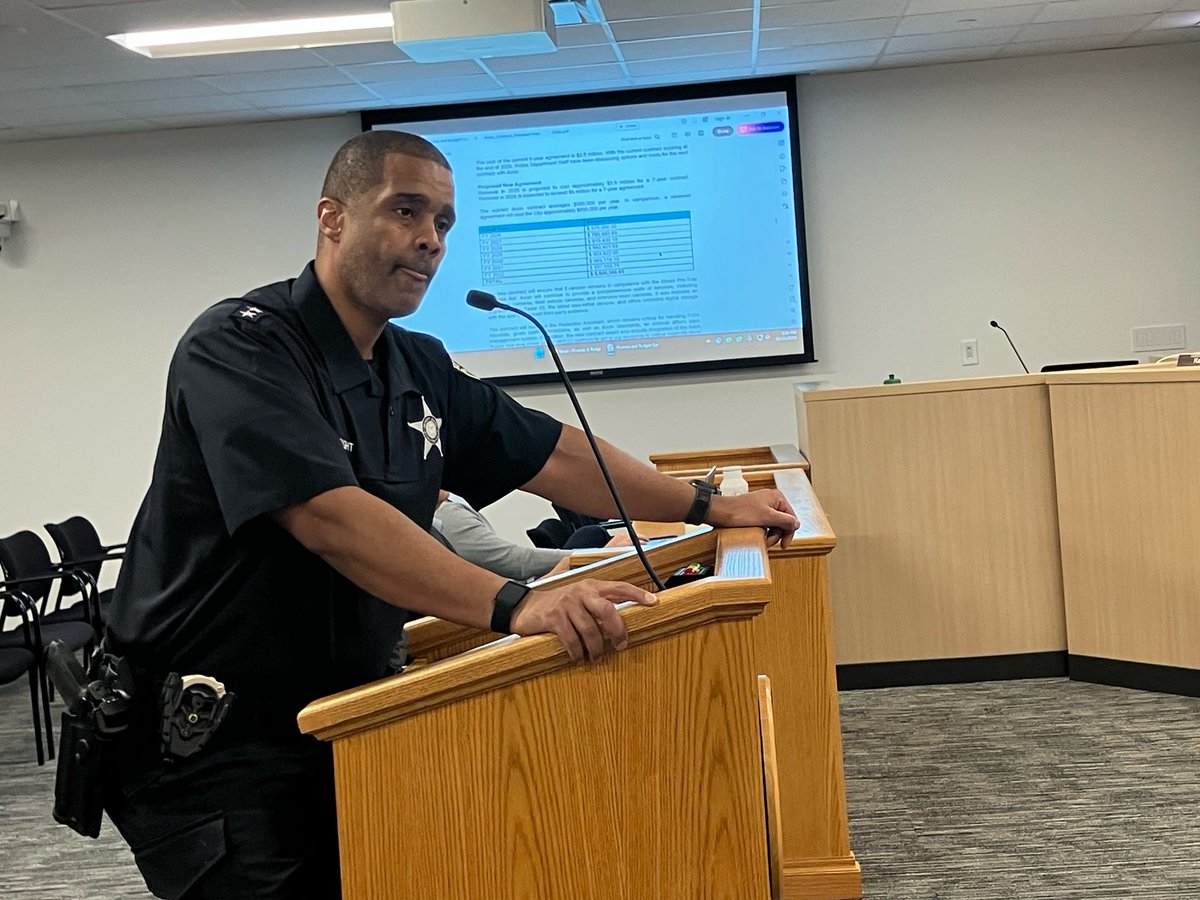 New $6 million police contract for body cameras and Tasers moves to council without committee recommendation evanstonscribe.com/new-police-con…