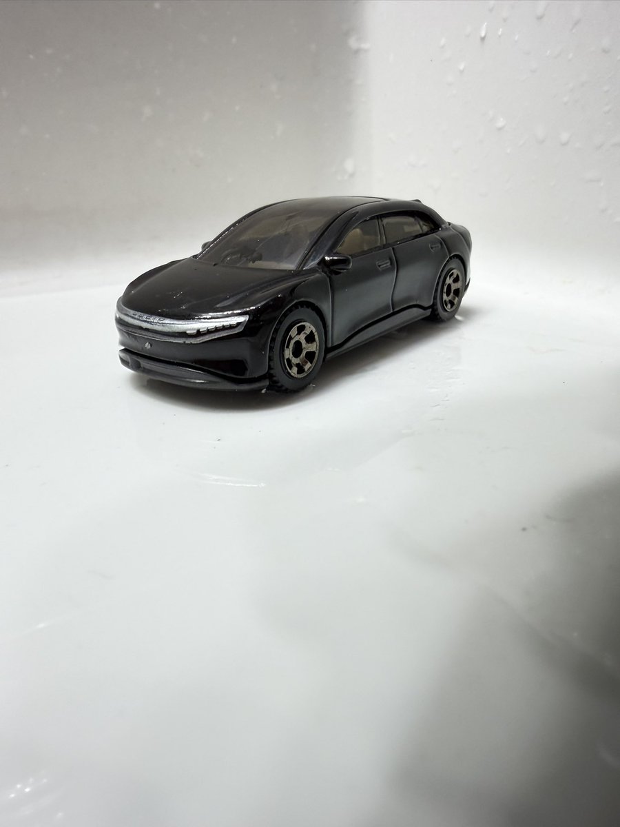 imjohnzhong's tweet photo. $LCID Lucid Air X 😂 https://t.co/PIJRuDn4P6