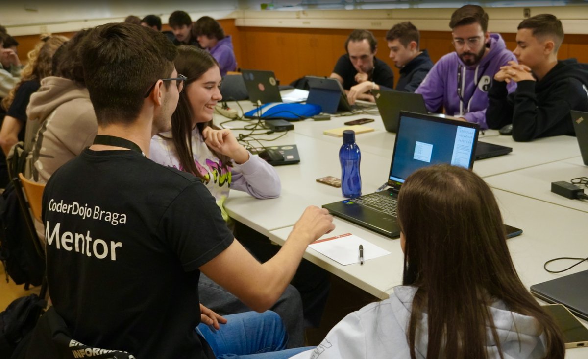 CoderDojoBraga's tweet image. 𝗥𝗲𝗴𝗶𝘀𝘁𝗼𝘀 𝗱𝗮 𝘀𝗲𝘀𝘀𝗮̃𝗼 𝗱𝗼 𝗱𝗶𝗮 𝟬𝟴/𝟭𝟭
A primeira sessão deste ano letivo foi marcada por 𝗺𝘂𝗶𝘁𝗮 𝗲𝗻𝗲𝗿𝗴𝗶𝗮, 𝗰𝗿𝗶𝗮𝘁𝗶𝘃𝗶𝗱𝗮𝗱𝗲 𝗲 𝗲𝗻𝘁𝘂𝘀𝗶𝗮𝘀𝗺𝗼.  ✨
Mal podemos esperar pela próxima sessão! 🚀