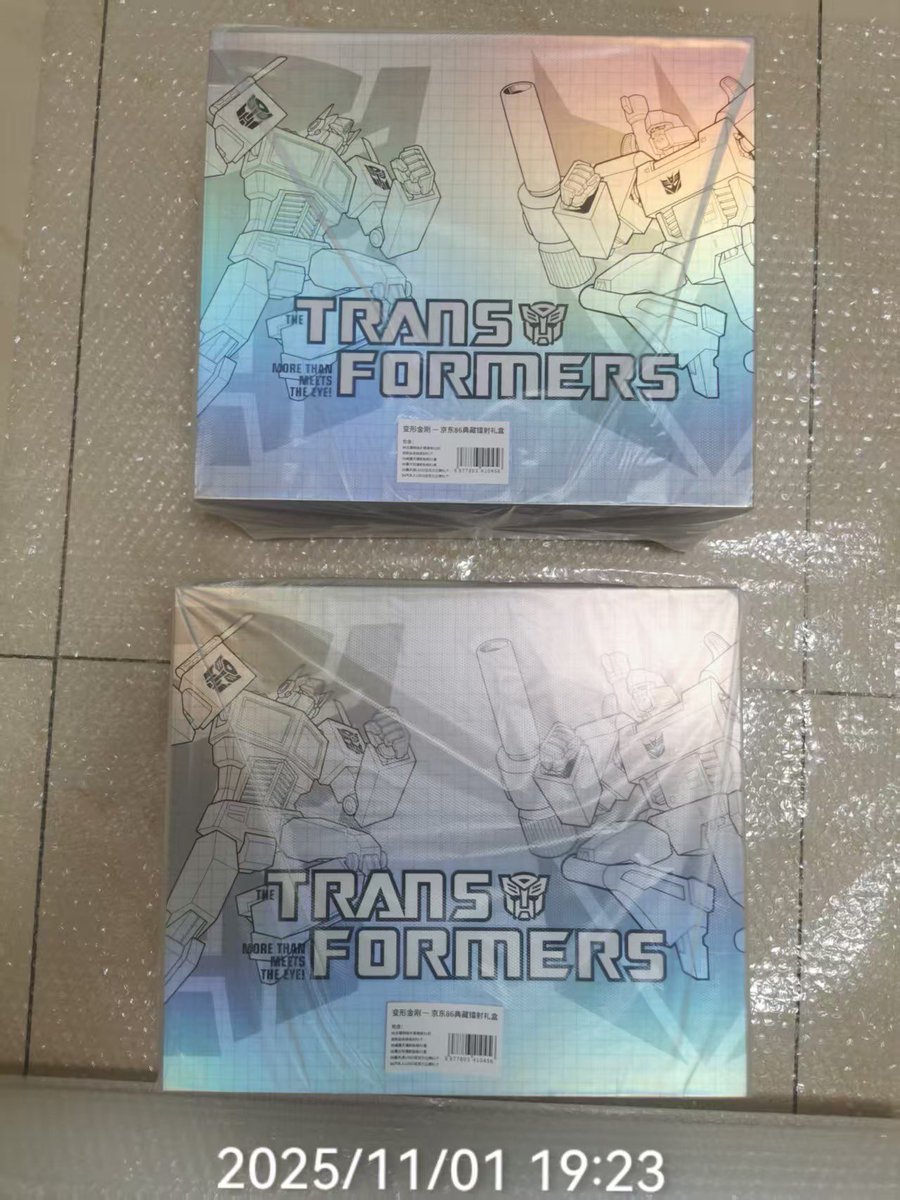 TransformersDen's tweet image. Hasbro Asia exclusive Studio Series Devastator + Optimus Prime &amp;amp; Megatron Gift Sets!

📸: Diyang Zhou (FB)

#Transformers #Devastator #OptimusPrime #Megatron #Hasbro