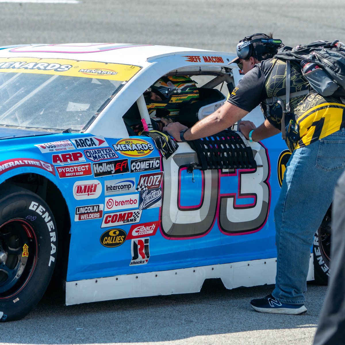 What do you think this spotter was telling the driver before he went out for qualifying?