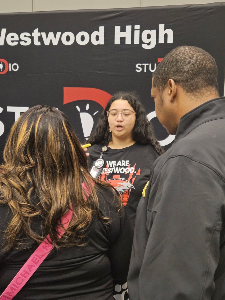 mrskjeter's tweet photo. Happening now..@RichlandTwo Choice Fair. Come visit us at the @WHS_Redhawks booth to learn more about #iRed and #StudioD.
#Excellence #Elite #Empowered https://t.co/9JJ7Uc9jXn