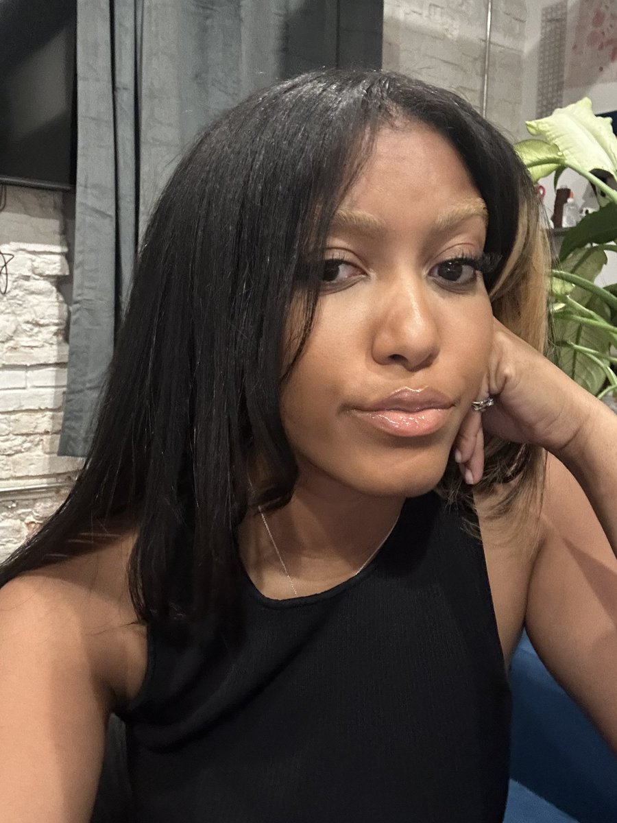 AniyahQueen's tweet photo. 29 in 3 days how did I get here ? https://t.co/xR3LrxGhvH