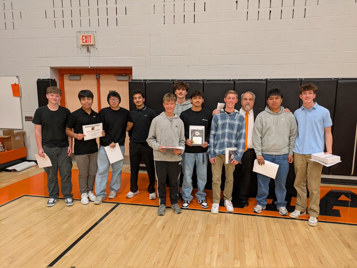 Congratulations 👏🎉👏 to our boys soccer team! #hpsdawesome <a href="/HanoverPublic/">HanoverPublic</a>