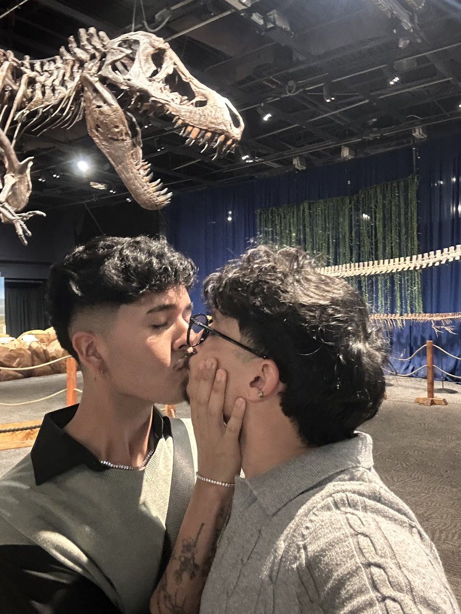 marcospicee's tweet image. told him i like dinosaurs