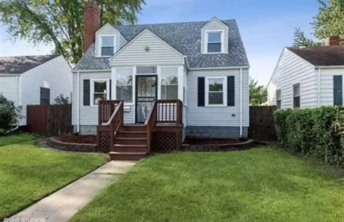 ronrule's tweet image. We can fix housing in NH by building more high-income housing.

When people with $1M+ to spend can buy the one on the left, they’ll stop paying $1M+ for the one on the right.

If you get the people with the most money out of the middle and lower markets, those prices will drop.