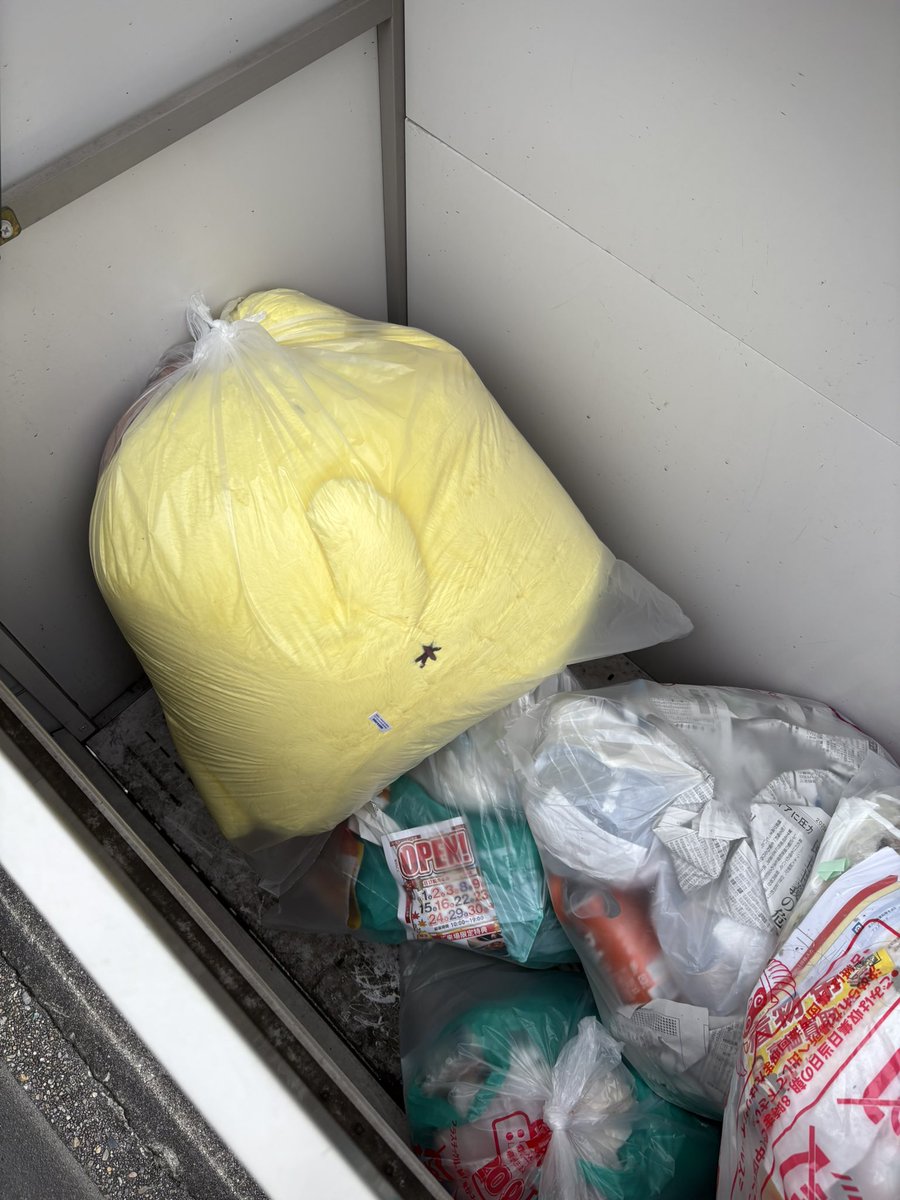 ゴミ出しに行ったら...＊で何か気づく自分が少し悲しい