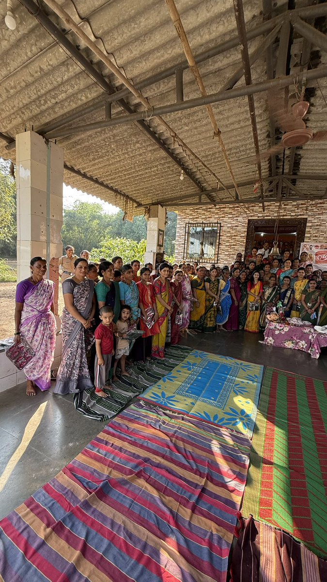 MonikaPanve's tweet photo. आज जिजाऊ संघटना महाराष्ट्र व शिवसेना यांच्या सयुंक्त विद्यामाने #कुंदे येथे हळदी कुंकू कार्यक्रम मोठ्या उत्साहात पार पड़ला.
.
.
.
.
#jijauforall #jijau #haldikunku #Kunde #ambadi #politic #political #instagram #vairalpost https://t.co/jWVskr43cH