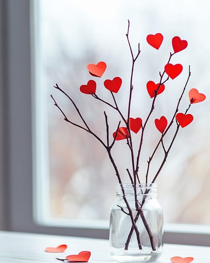 Minerva_kan's tweet image. Everyone carries something unseen..
A bruise, 
A wish,
A quiet ache... 
Sometimes the heart learns peace by letting go quietly.. 
Not all healing is soft ..
Some comes wrapped in silence n distance...
And in the end we become stories told softly in someone&apos;s heart..🩶
#Thoughts