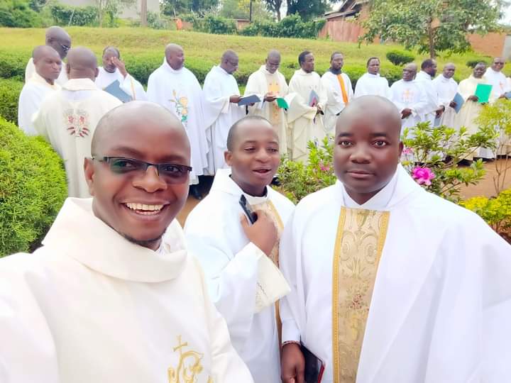 The priest in between me and Fr. Petros has died today in a road accident. Very young. Am very much disturbed.