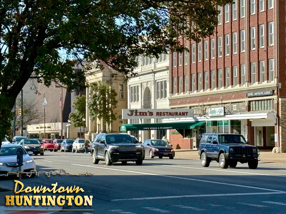 DowntownHWV's tweet image. Beautiful sunny, windy November day in downtown #HuntingtonWV.