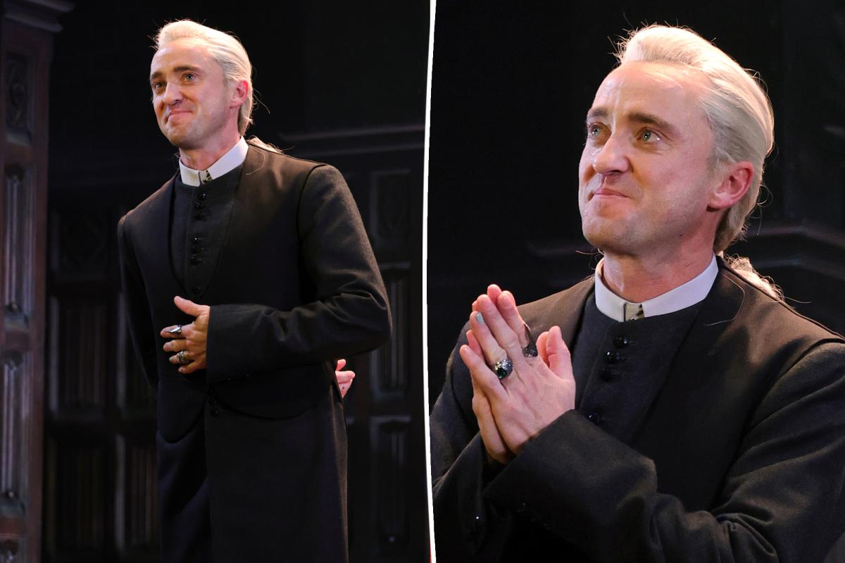 Tom Felton cries as he makes his Draco Malfoy debut on Broadway’s ‘Harry Potter and the Cursed Child’ trib.al/fHM4yIw