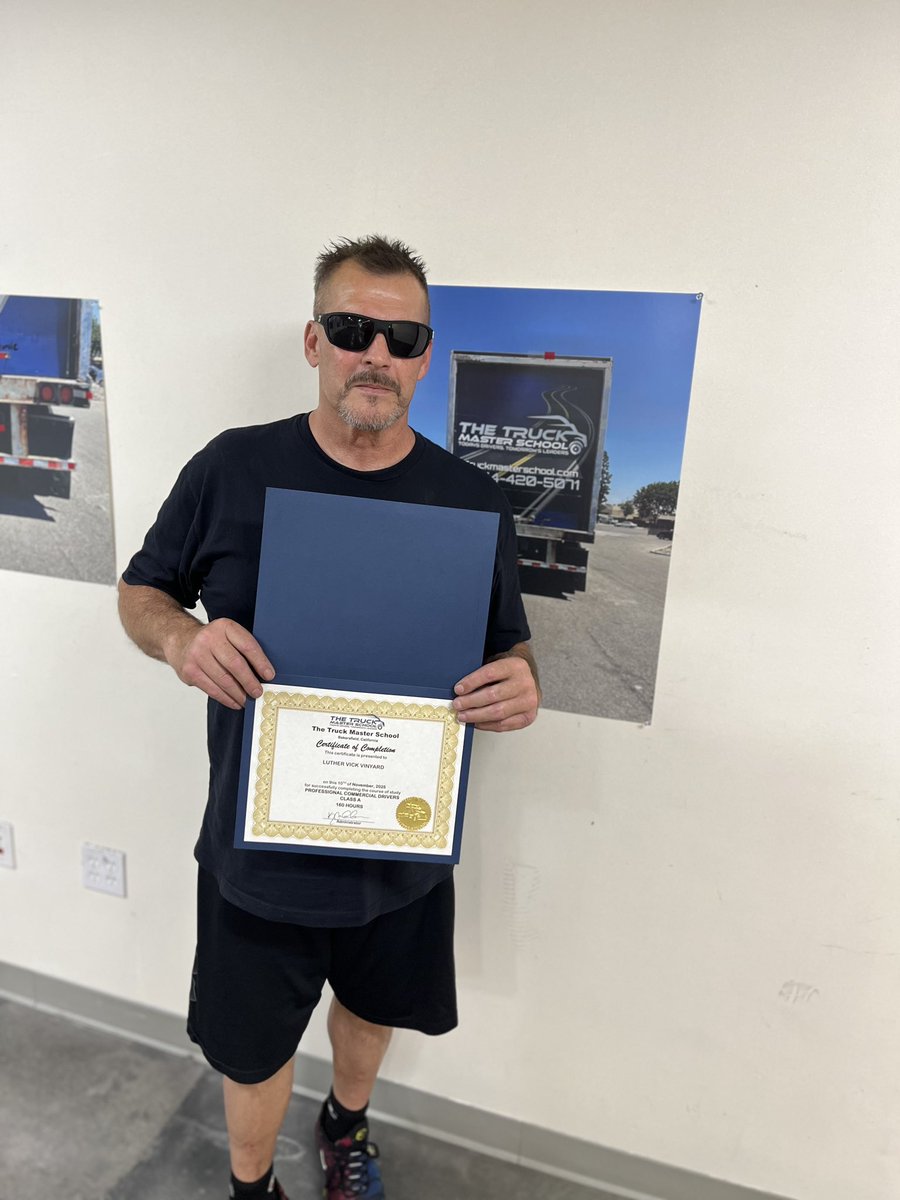 thetruckmaster1's tweet image. Luther Vick Vinyard, you’re officially a professional truck driver!
Every hour of practice and every bit of effort was worth it.
Congratulations on achieving this great goal and paving your way in the trucking world!

SE HABLA ESPAÑOL
#cdl #classA