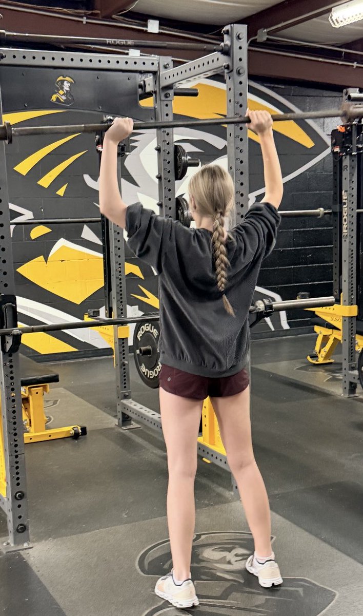 SanditeStrength's tweet image. Weightroom Wednesday
Last year, @SanditeVBall came to the weightroom as a team for off-season Nov-May. The 2025 season was one for the record books…I don’t think it’s a coincidence. They started their offseason program this week to prepare for an even better 2026!
