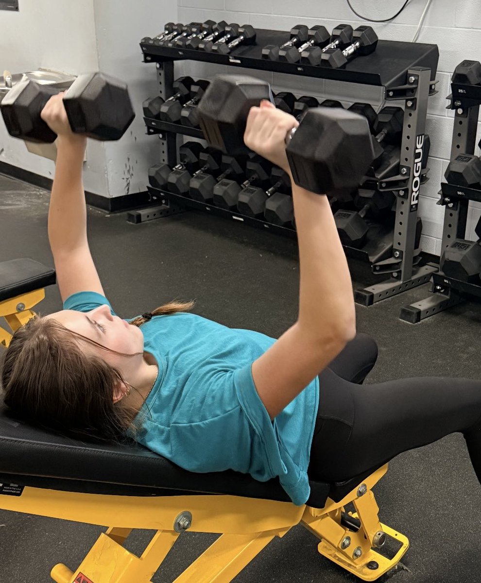 SanditeStrength's tweet image. Weightroom Wednesday
Last year, @SanditeVBall came to the weightroom as a team for off-season Nov-May. The 2025 season was one for the record books…I don’t think it’s a coincidence. They started their offseason program this week to prepare for an even better 2026!