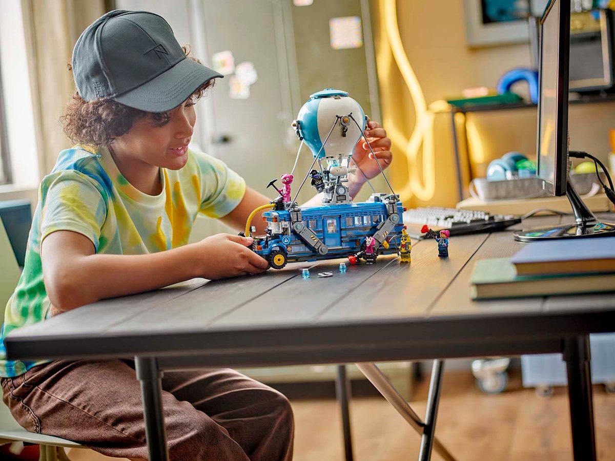 Looking for the perfect gift for a kid on your list? Our top picks are the Planet Buddies Turtle tablet cushion stand and, of course, Lego.

wifihifi.com/wifi-hifi-holi…

#giftsforkids #lego #planetbuddies @erikson_consumer <a href="/LEGO_Group/">LEGO</a> <a href="/planetbuddiesuk/">Planet Buddies</a>